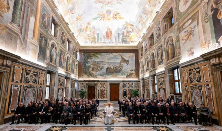 L’Unione Nazionale Mutilati per Servizio (UNMS) in udienza da Papa Francesco